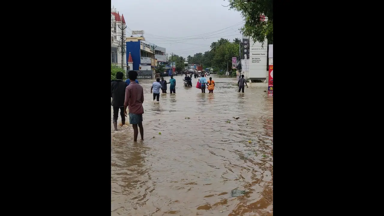 Tamil Nadu: IMD issues yellow alert, predicts heavy rains over next 4 days Tamil Nadu: IMD issues yellow alert, predicts heavy rains over next 4 days