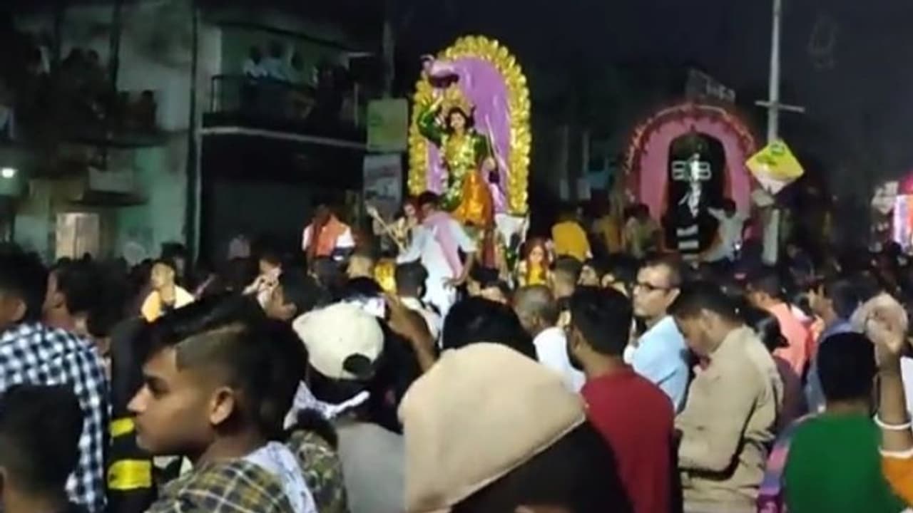 Kartick Puja রাতভর শতাব্দী প্রাচীন উৎসবের লড়াইয়ে জমজমাট মুর্শিদাবাদ