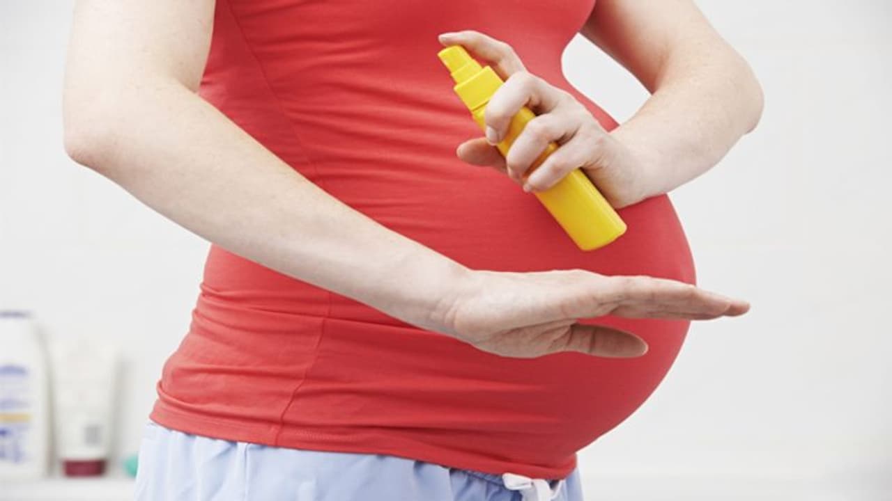 Dengue in Pregnancy: पेट में पल रहे बच्चे के लिए खतरनाक है डेंगू, इस तरह प्रेग्नेंट महिलाओं को कर रहा इफेक्ट Dengue in Pregnancy: पेट में पल रहे बच्चे के लिए खतरनाक है डेंगू, इस तरह प्रेग्नेंट महिलाओं को कर रहा इफेक्ट