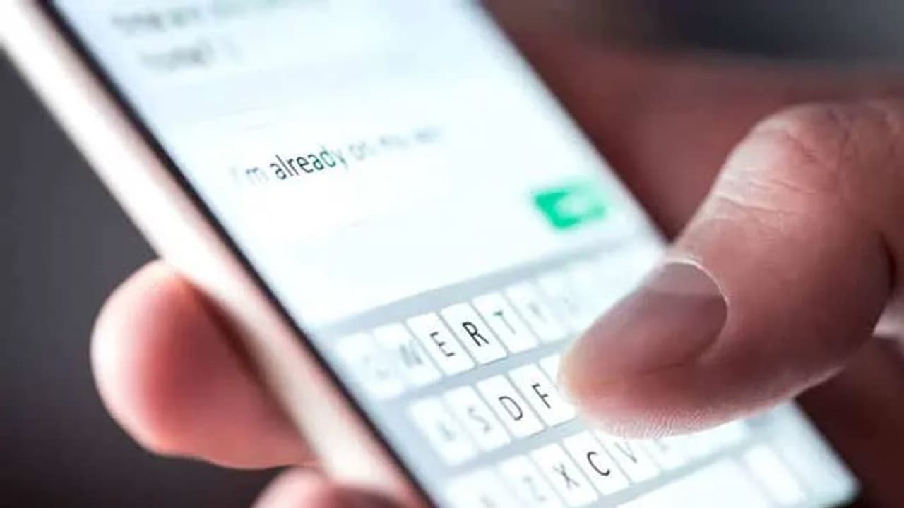 एक व्यक्ति अपनी मंगेतर को अश्लील मैसेज क्यों भेजता है? जानें मुंबई की सेशन कोर्ट में क्या कहा गया