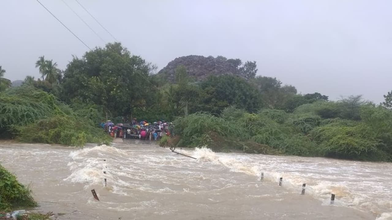 karnataka Rain | ರಾಜಕಾಲುವೆಗಳ ಒತ್ತುವರಿ ತೆರವು : ಹಾನಿಯಾದ ಮನೆಗೆ 5 ಲಕ್ಷ ಪರಿಹಾರ