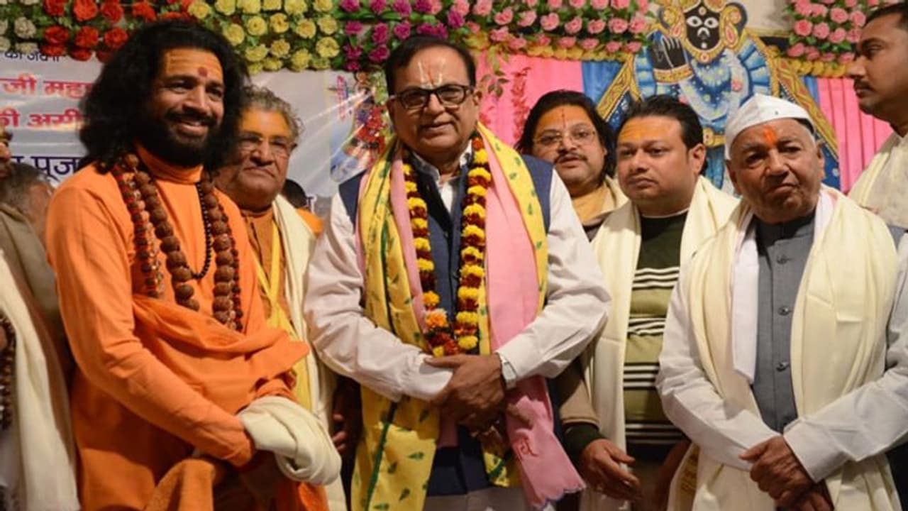 Up News: सतीश चंद्र ने कराया ब्राहम्ण भोज, बोले  राम के साथ सीता का नाम क्यों नहीं लेते कुछ लोग