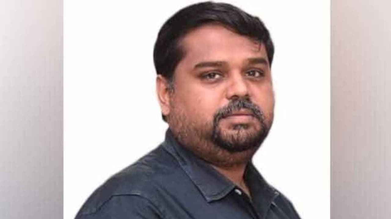 தினகரன்யே பகைத்துக் கொள்ளும் தர்மபுரி எம்பி செந்தில்...! தலைக்கு தில்லு தான். தினகரன்யே பகைத்துக் கொள்ளும் தர்மபுரி எம்பி செந்தில்...! தலைக்கு தில்லு தான்.