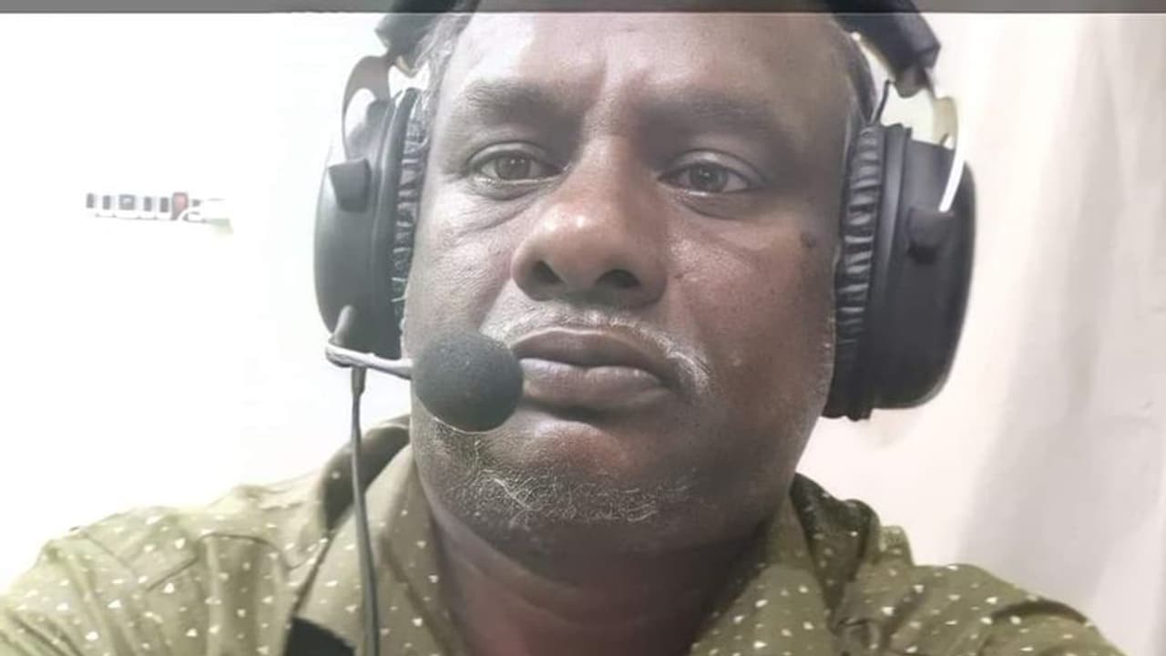 Jai Bhim: வஞ்சகரின் காசை வாங்கித்தான்.. இந்தா உன் பணம்.. சூர்யா முகத்தில் கரி பூசிய ஜெய் பீம் டயலாக் ரைட்டர். Jai Bhim: வஞ்சகரின் காசை வாங்கித்தான்.. இந்தா உன் பணம்.. சூர்யா முகத்தில் கரி பூசிய ஜெய் பீம் டயலாக் ரைட்டர்.