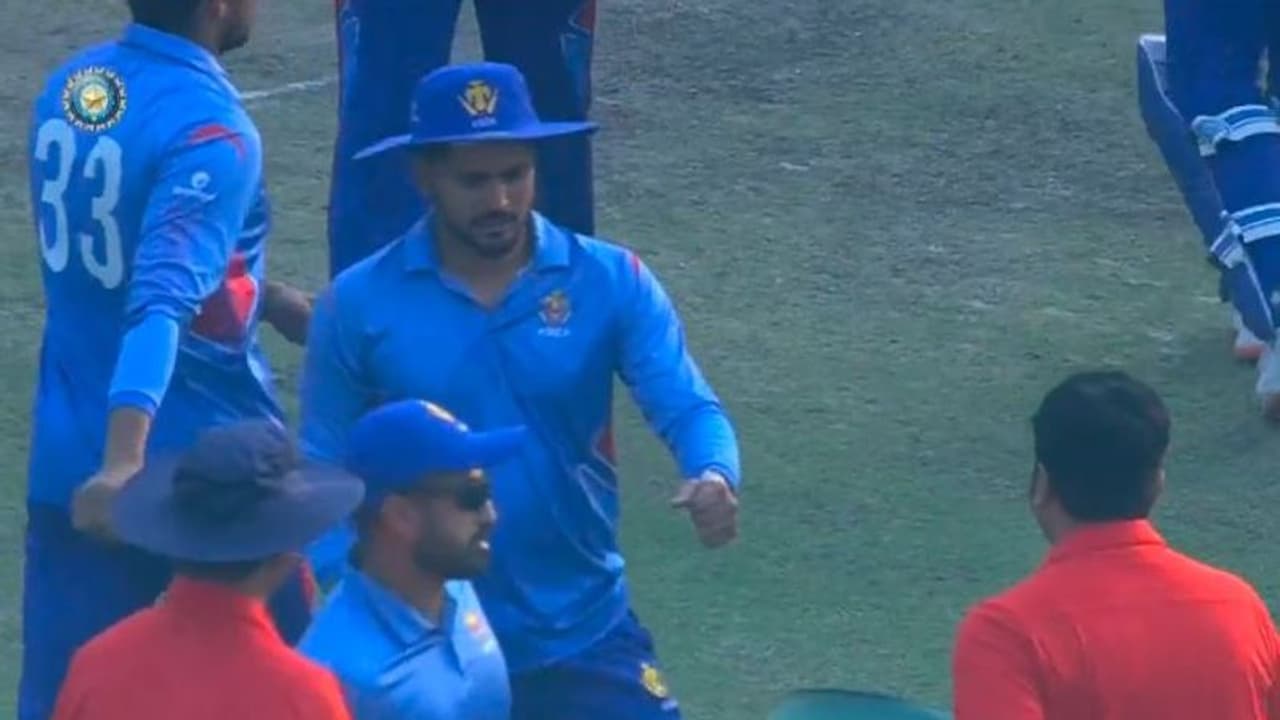 விதர்பா அணிக்கு எதிரான அரையிறுதியில் கர்நாடகா த்ரில் வெற்றி..! ஃபைனலில் தமிழ்நாடு vs கர்நாடகா மோதல் விதர்பா அணிக்கு எதிரான அரையிறுதியில் கர்நாடகா த்ரில் வெற்றி..! ஃபைனலில் தமிழ்நாடு vs கர்நாடகா மோதல்