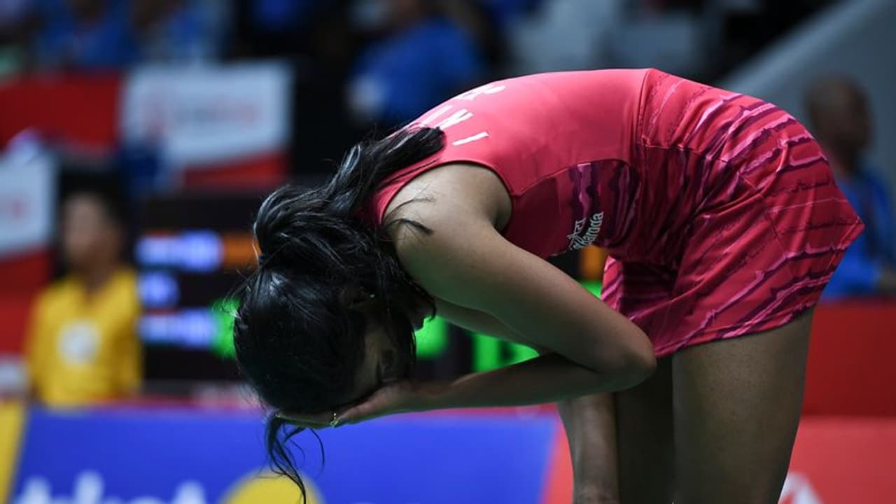 Indonesia Open: लगातार तीसरे टूर्नामेंट के सेमीफाइनल में हारी पीवी सिंधु Indonesia Open: लगातार तीसरे टूर्नामेंट के सेमीफाइनल में हारी पीवी सिंधु