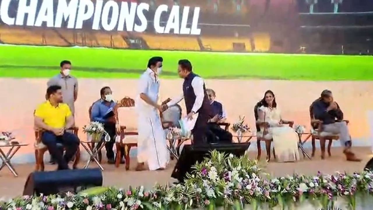 அமித்ஷா மகனுடன் என்ன பேசினார் ஸ்டாலின்… அதிரும் அரசியல் களம்!! அமித்ஷா மகனுடன் என்ன பேசினார் ஸ்டாலின்… அதிரும் அரசியல் களம்!!