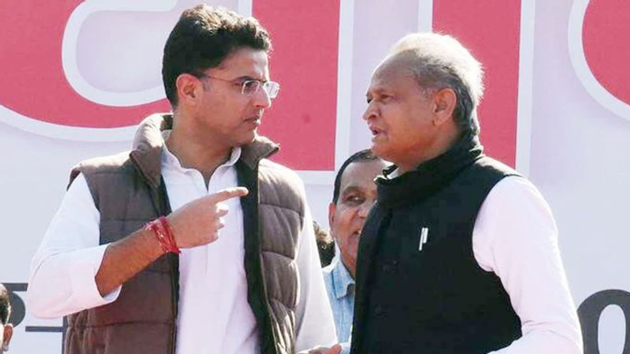 राजस्थान सियासत की सबसे बड़ी खबर: गहलोत सरकार के सभी मंत्रियों ने दिया इस्तीफा..जानिए अब आगे क्या होगा