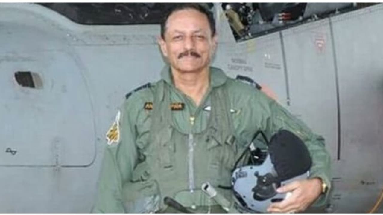 ஐஐடி சென்னை படிப்பை உதறிவிட்டு ராணுவத்தில் சேர்ந்த நிஜ ஹீரோ... ராயல் சல்யூட் சார்.! ஐஐடி சென்னை படிப்பை உதறிவிட்டு ராணுவத்தில் சேர்ந்த நிஜ ஹீரோ... ராயல் சல்யூட் சார்.!