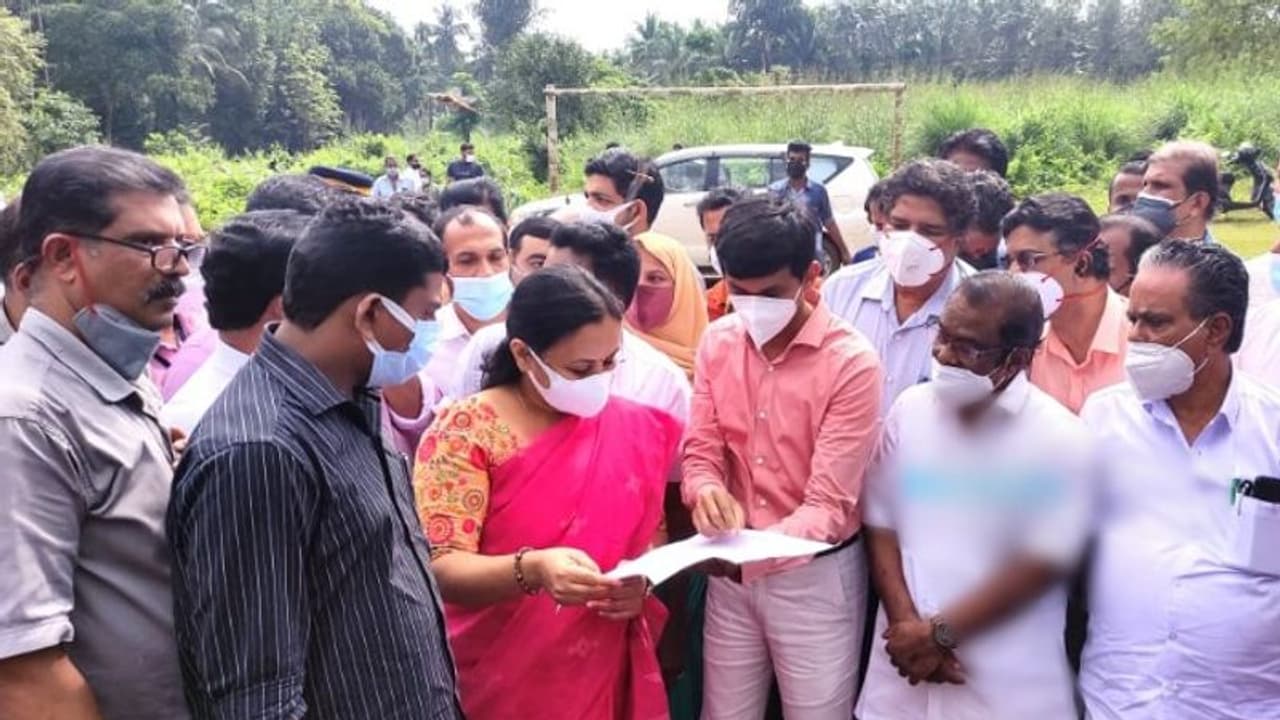 AIIMS | എയിംസ്: ആരോഗ്യവകുപ്പ് മന്ത്രി വീണ ജോര്ജ് നിർദ്ദിഷ്ട സ്ഥലം സന്ദര്ശിച്ചു AIIMS | എയിംസ്: ആരോഗ്യവകുപ്പ് മന്ത്രി വീണ ജോര്ജ് നിർദ്ദിഷ്ട സ്ഥലം സന്ദര്ശിച്ചു