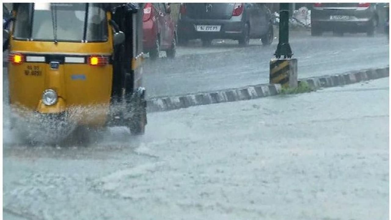 Rain : കൊടുംചൂടില്‍ ആശ്വാസവാര്‍ത്ത; കേരളത്തില്‍ നാളെ മുതല്‍ വേനല്‍മഴക്ക് സാധ്യത