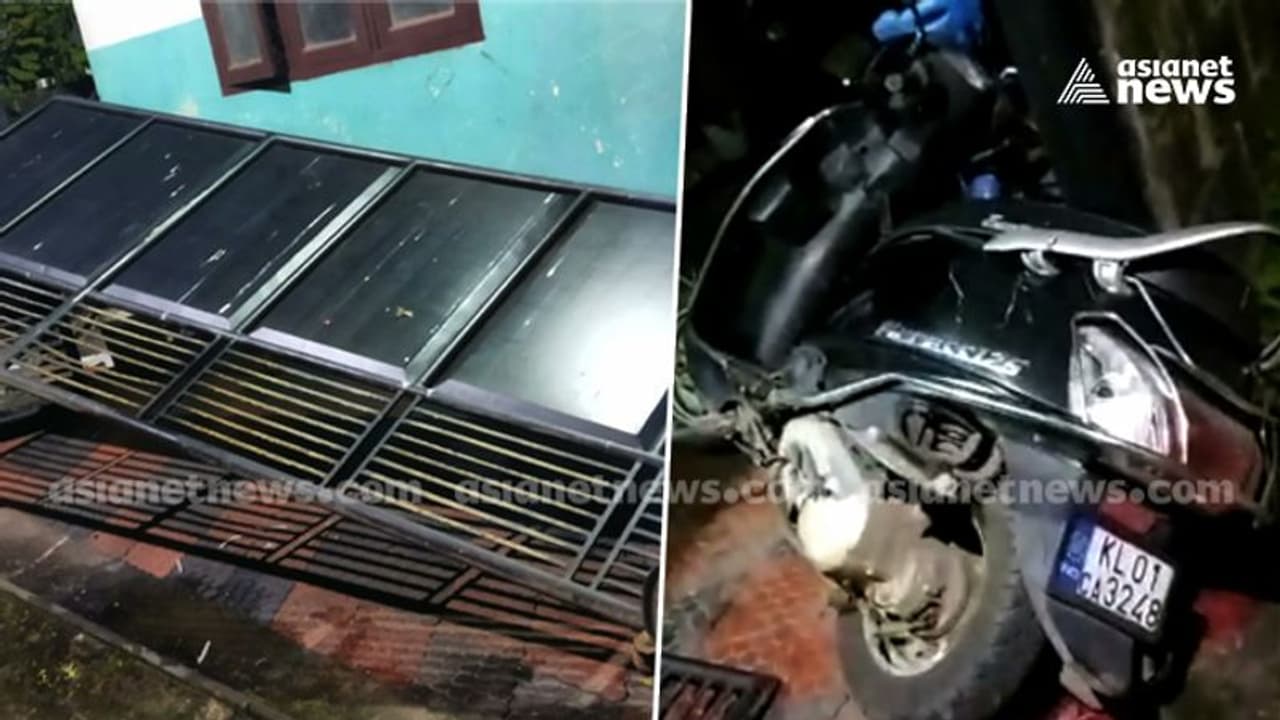 കഴക്കൂട്ടത്ത് സിപിഎം നേതാവിന്റെ വീടിന് നേരെ ആക്രമണം; പിന്നിൽ ലഹരിമാഫിയയെന്ന് നിഗമനം കഴക്കൂട്ടത്ത് സിപിഎം നേതാവിന്റെ വീടിന് നേരെ ആക്രമണം; പിന്നിൽ ലഹരിമാഫിയയെന്ന് നിഗമനം