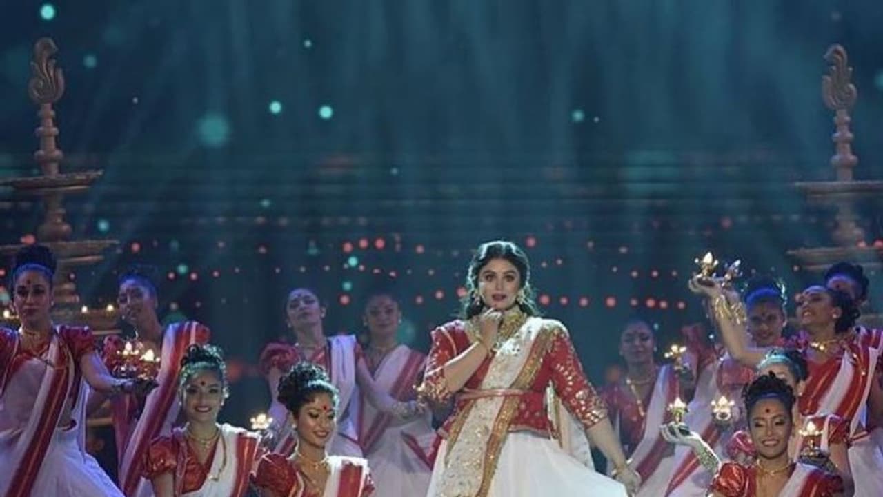 IFFI Goa: বাঙালি সাজে গোয়া চলচ্চিত্র উৎসবের উদ্বোধনী অনুষ্ঠানে, বাংলা গানে নজর কাড়লেন ঋতাভরী IFFI Goa: বাঙালি সাজে গোয়া চলচ্চিত্র উৎসবের উদ্বোধনী অনুষ্ঠানে, বাংলা গানে নজর কাড়লেন ঋতাভরী