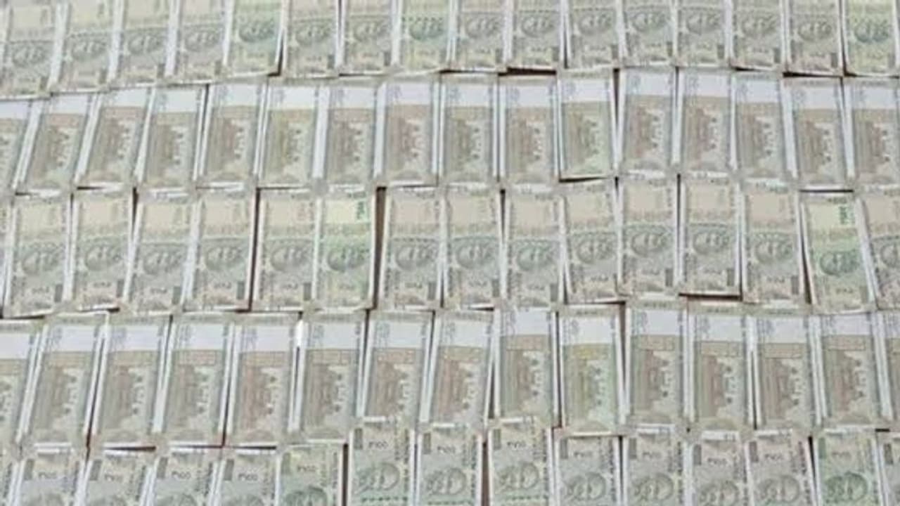 ‘ఫర్జీ’ చూసి స్పూర్తి పొంది నకిలీ నోట్లు ప్రింట్.. అనుకోకుండా పోలీసులకు చిక్కి.. చివరికి