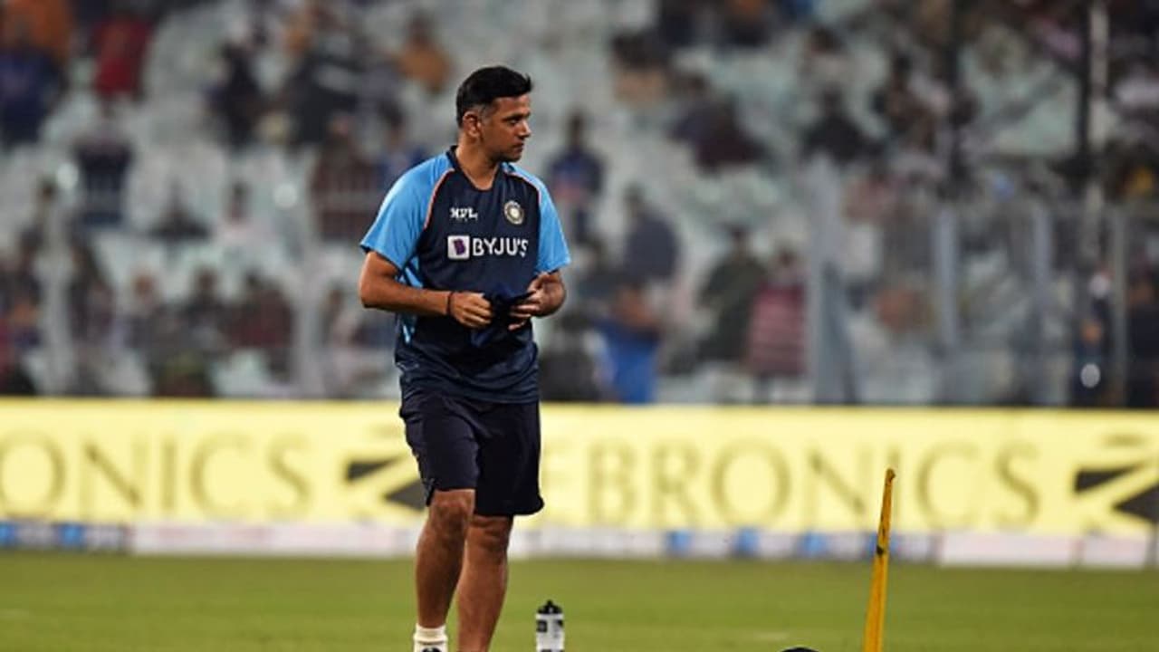 IND vs NZ 1st Test: राहुल रहाणे ने आधे मिनट से भी कम समय में पढ़ लिया पिच, बना डाली ये खास रणनीति IND vs NZ 1st Test: राहुल रहाणे ने आधे मिनट से भी कम समय में पढ़ लिया पिच, बना डाली ये खास रणनीति