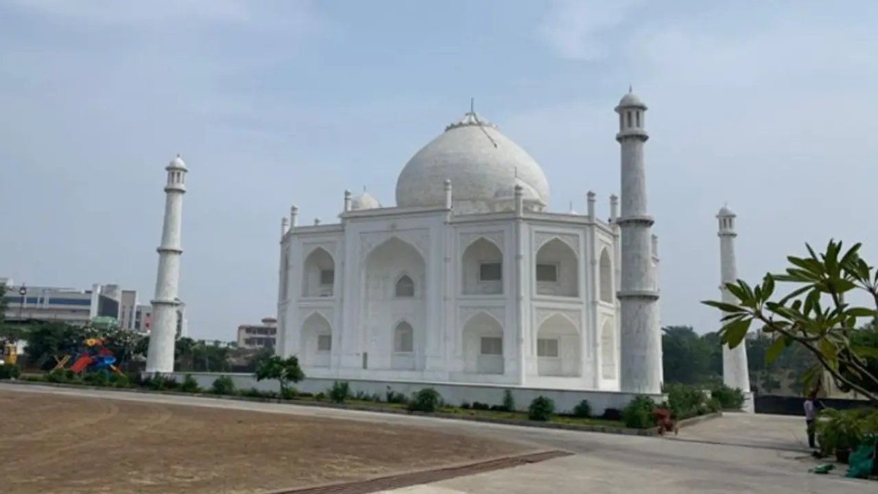 अंतरराष्ट्रीय योग दिवस पर ताजमहल समेत इन स्मारकों में होगी फ्री एंट्री अंतरराष्ट्रीय योग दिवस पर ताजमहल समेत इन स्मारकों में होगी फ्री एंट्री