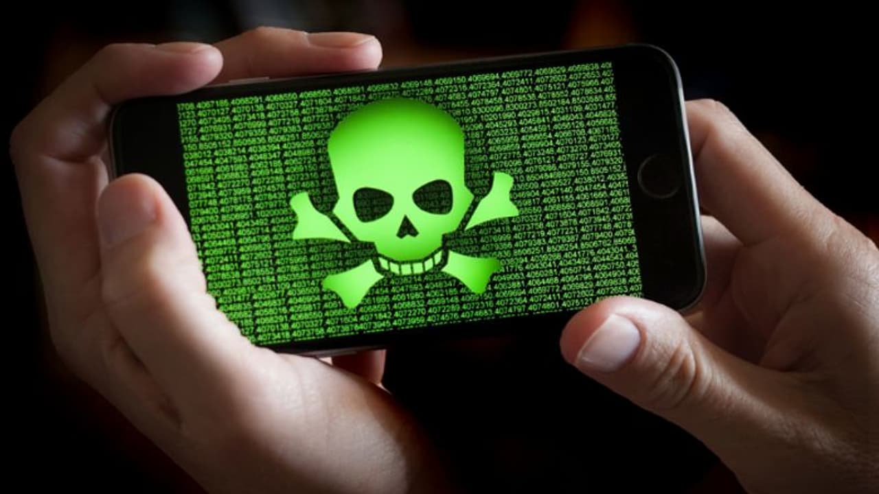 Malware: ஸ்மார்ட்போனை வைரஸில் இருந்து பாதுகாப்பது எப்படி? இதோ எளிய வழிகள்!
