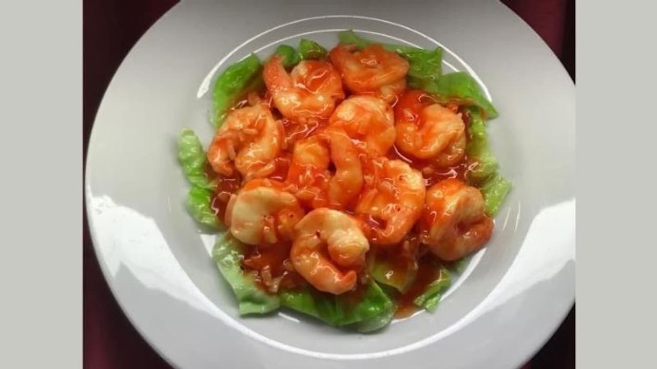 Tasty Recipe: कॉन्टिनेंटल फूड खाना आपको है काफी पसंद तो घर पर जरूर ट्राई करें पेपर प्रोन्स