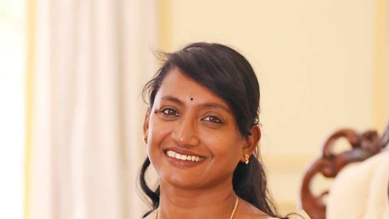 தூக்கி வீசப்பட்ட கலெக்டர் இன்னசென்ட் திவ்யா..!நீலகிரியில் நடந்தது என்ன..?