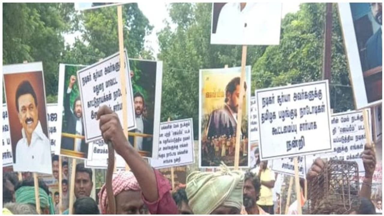 சூர்யாவுக்கு எதிராக ஏதாவது நடந்தால் அவர்கள் மீது பாம்பை எறிவோம்... திரண்டு வந்த பழங்குடியினர்..! சூர்யாவுக்கு எதிராக ஏதாவது நடந்தால் அவர்கள் மீது பாம்பை எறிவோம்... திரண்டு வந்த பழங்குடியினர்..!