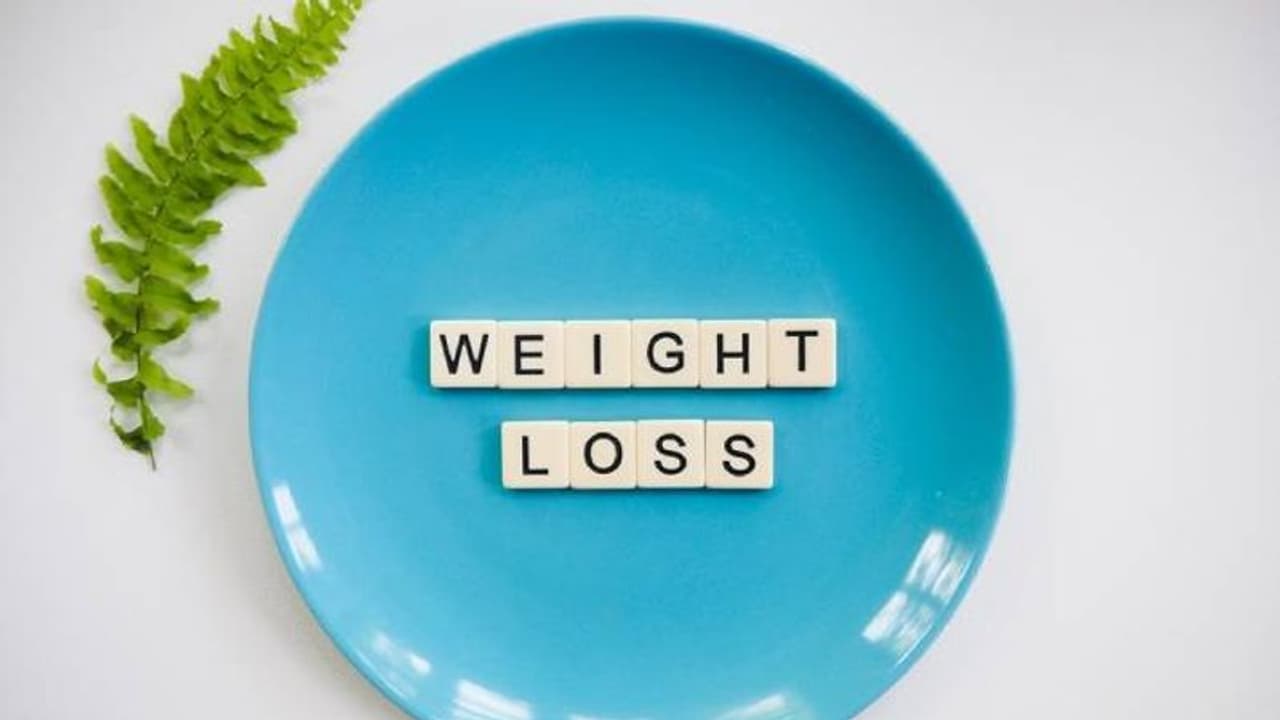 Weight Loss: டயட் இல்லாம உடல் எடையை குறைக்கணுமா?.... அப்ப இந்த 4 டிப்ஸ பாலோ பண்ணுங்க Weight Loss: டயட் இல்லாம உடல் எடையை குறைக்கணுமா?.... அப்ப இந்த 4 டிப்ஸ பாலோ பண்ணுங்க