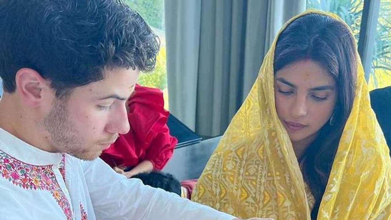 Priyanka Chopra और Nick jonas के तलाक की खबर पर मां मधु ने खोला राज, कही ये बात Priyanka Chopra और Nick jonas के तलाक की खबर पर मां मधु ने खोला राज, कही ये बात