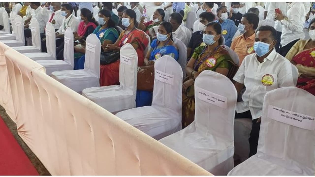 முதல்வர் ஸ்டாலினை அசிங்கப்படுத்திய அதிமுக எம்.எல்.ஏ.க்கள்... வெற்றிடமாக காணப்பட்ட சேர்கள்..! முதல்வர் ஸ்டாலினை அசிங்கப்படுத்திய அதிமுக எம்.எல்.ஏ.க்கள்... வெற்றிடமாக காணப்பட்ட சேர்கள்..!