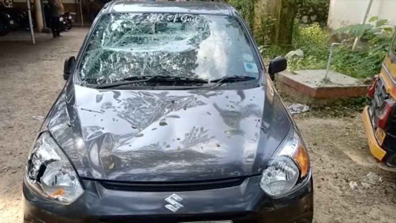 കുളത്തൂപ്പുഴയിൽ ബന്ധുവീട്ടിൽ ഗൃഹപ്രവേശത്തിന് എത്തിയവർക്ക് നാട്ടുകാരായ യുവാക്കളുടെ ആക്രമണം കുളത്തൂപ്പുഴയിൽ ബന്ധുവീട്ടിൽ ഗൃഹപ്രവേശത്തിന് എത്തിയവർക്ക് നാട്ടുകാരായ യുവാക്കളുടെ ആക്രമണം