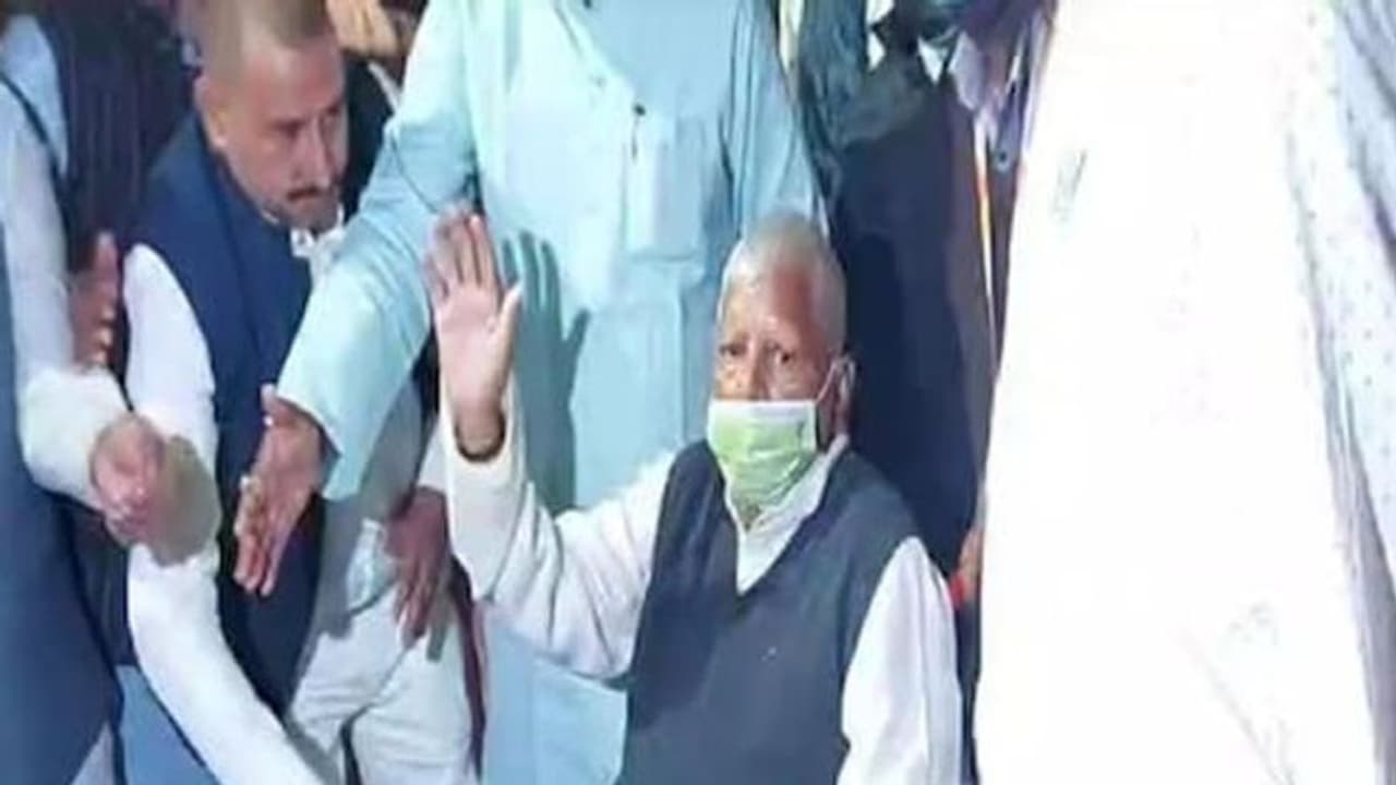 लालू यादव की तबीयत बिगड़ी : लगातार डैमेज हो रही किडनी, इंफेक्शन बढ़ने से 80 प्रतिशत नहीं कर रहा काम