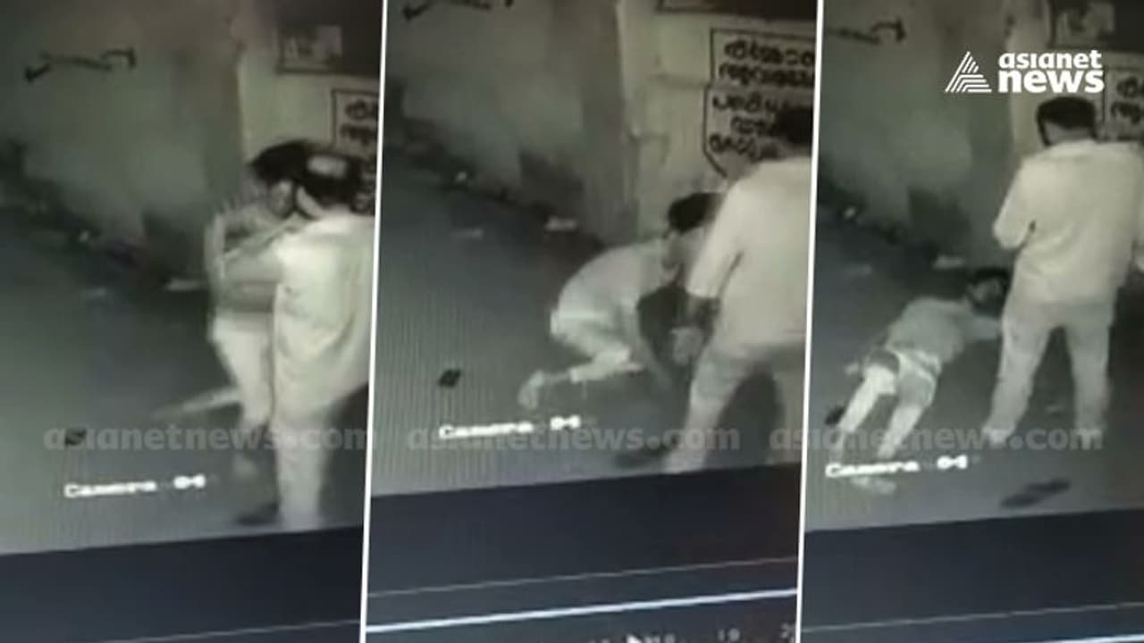 വിദ്യാർത്ഥിയെ ക്രൂരമായി മർദ്ദിച്ച ഗുണ്ടാനേതാവിന് സ്റ്റേഷൻ ജാമ്യം നൽകിയ മംഗലപുരം എസ്.ഐക്ക് സസ്പെൻഷൻ വിദ്യാർത്ഥിയെ ക്രൂരമായി മർദ്ദിച്ച ഗുണ്ടാനേതാവിന് സ്റ്റേഷൻ ജാമ്യം നൽകിയ മംഗലപുരം എസ്.ഐക്ക് സസ്പെൻഷൻ