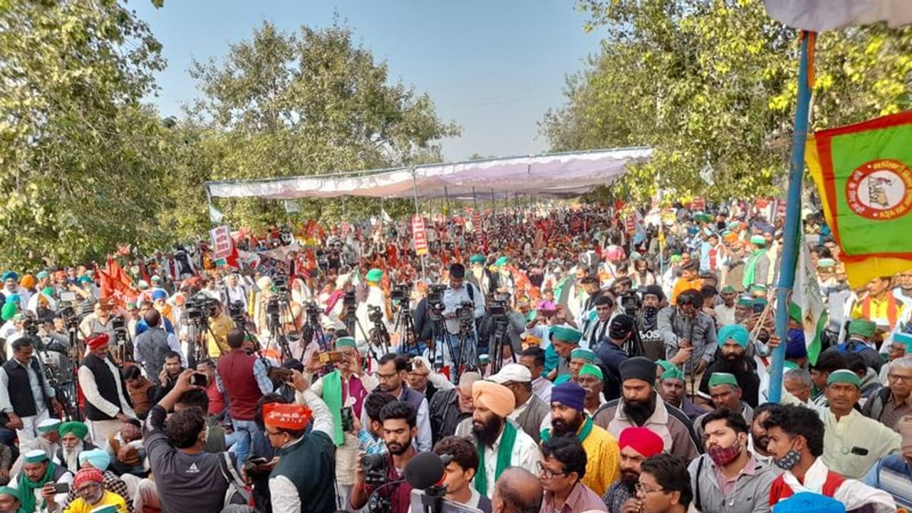 Farmers meet: మరో పోరుకు సిద్ధమవుతున్న రైతాంగం.. భవిష్యత్ కార్యచరణపై లఖింపూర్ఖేరీలో సమావేశం ! Farmers meet: మరో పోరుకు సిద్ధమవుతున్న రైతాంగం.. భవిష్యత్ కార్యచరణపై లఖింపూర్ఖేరీలో సమావేశం !