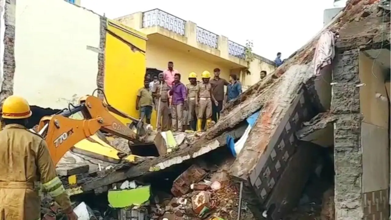 கேஸ் சிலிண்டர் வெடித்து விபத்து சேலம் விரையும் ‘மீட்புக்குழுவினர்’ கேஸ் சிலிண்டர் வெடித்து விபத்து சேலம் விரையும் ‘மீட்புக்குழுவினர்’