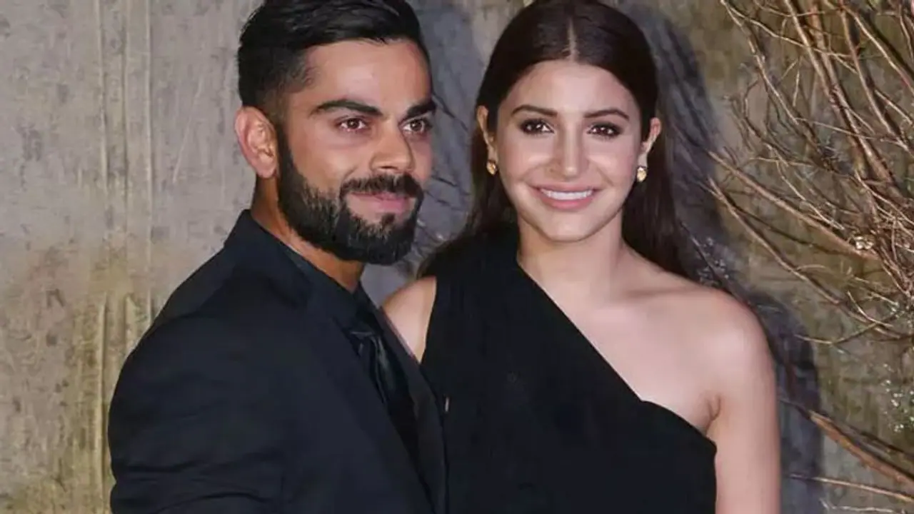 Virat kohli ने Anushka Sharma को सरेआम बोला 'बिल्ली', फैंस लेने लगे मजे Virat kohli ने Anushka Sharma को सरेआम बोला 'बिल्ली', फैंस लेने लगे मजे
