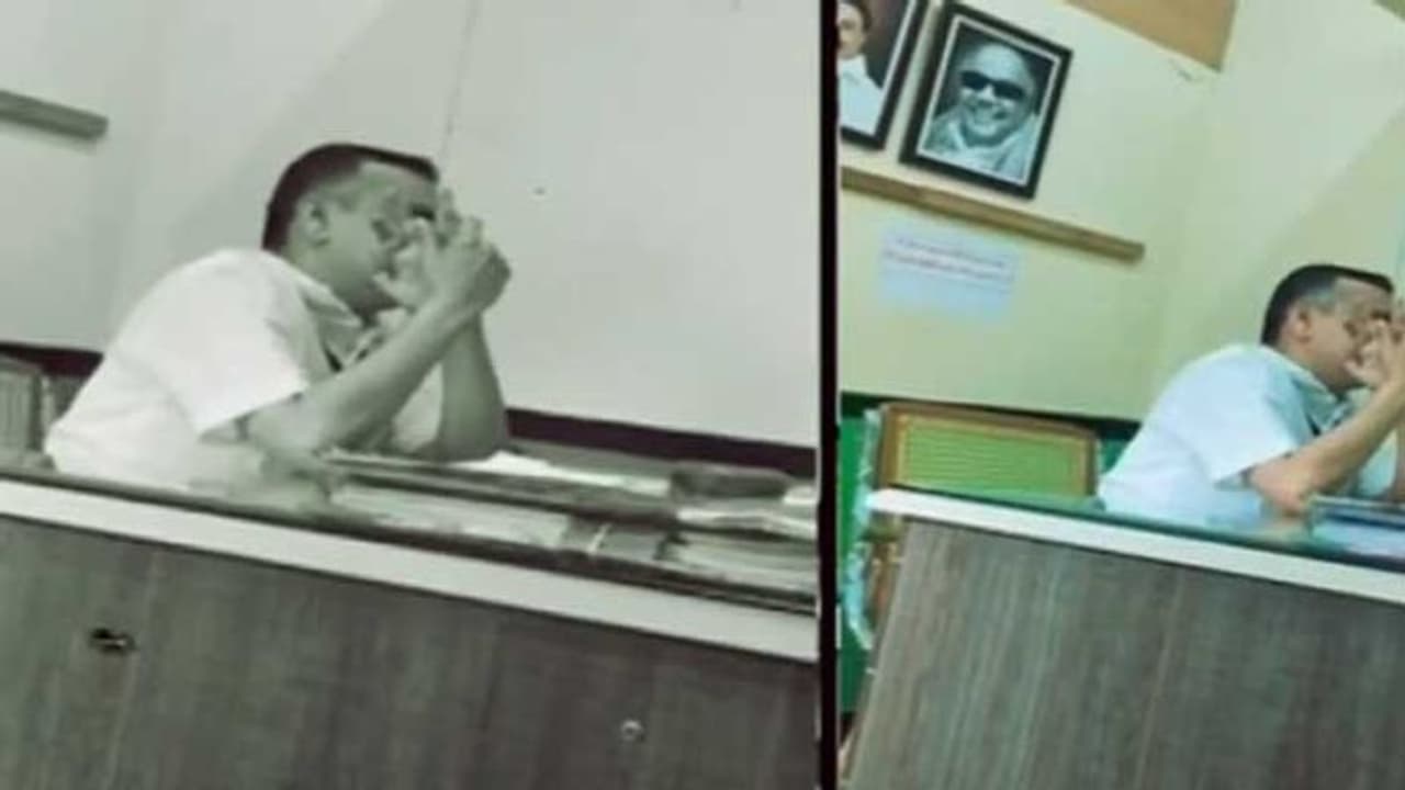 நான் லஞ்சம் வாங்குவேன்.. நீங்க வேணும்னா ரெக்கார்ட் செய்து கொள்ளுங்கள்.. அடாவடி செய்யும் அரசு அதிகாரி வீடியோ.! நான் லஞ்சம் வாங்குவேன்.. நீங்க வேணும்னா ரெக்கார்ட் செய்து கொள்ளுங்கள்.. அடாவடி செய்யும் அரசு அதிகாரி வீடியோ.!