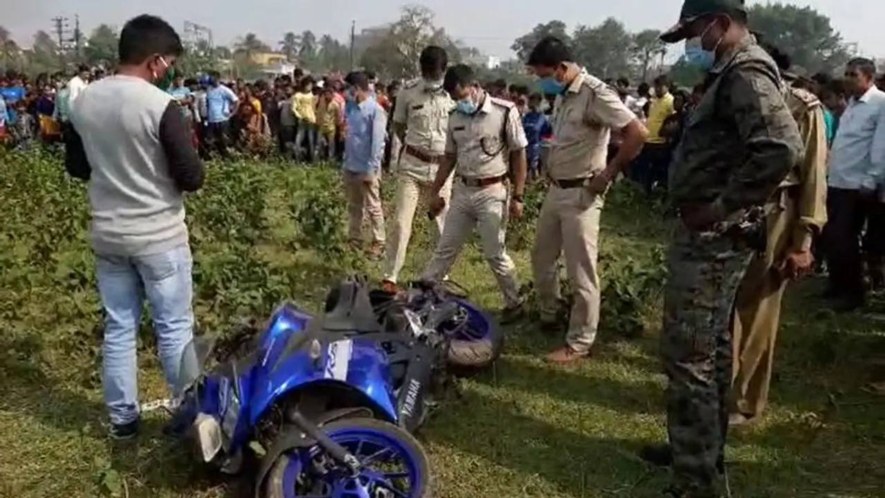 Body Recover: নিখোঁজ ছিলেন রাত থেকে, সকালেই মাঠ থেকে উদ্ধার যুবক যুবতীর রক্তাক্ত দেহ