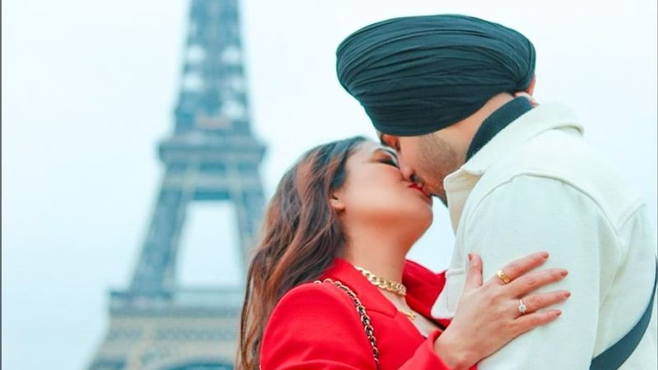 Benefits of Kissing: চুমু খেলে বাড়বে ত্বকের জেল্লা, জানুন আরও সিক্রেট