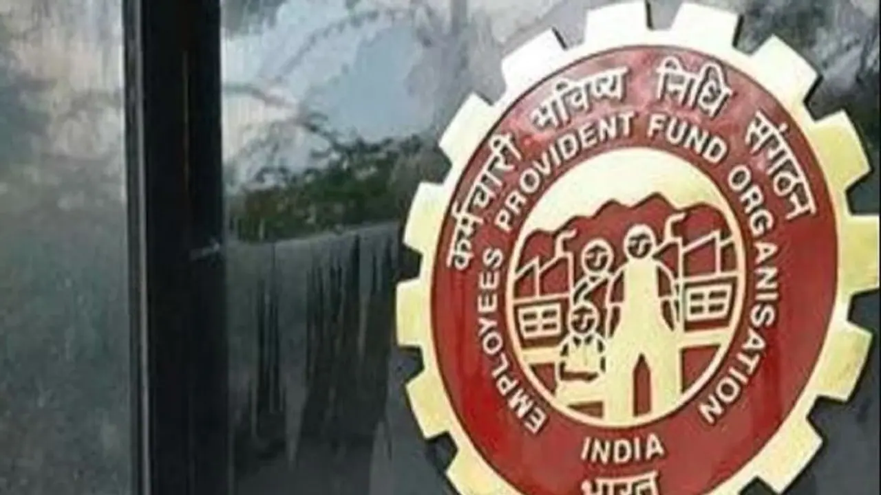 EPFO: கடந்த 40ஆண்டுகளில் இல்லாத வகையில் பிஎப் வட்டி வீதம் குறைப்பு EPFO: கடந்த 40ஆண்டுகளில் இல்லாத வகையில் பிஎப் வட்டி வீதம் குறைப்பு