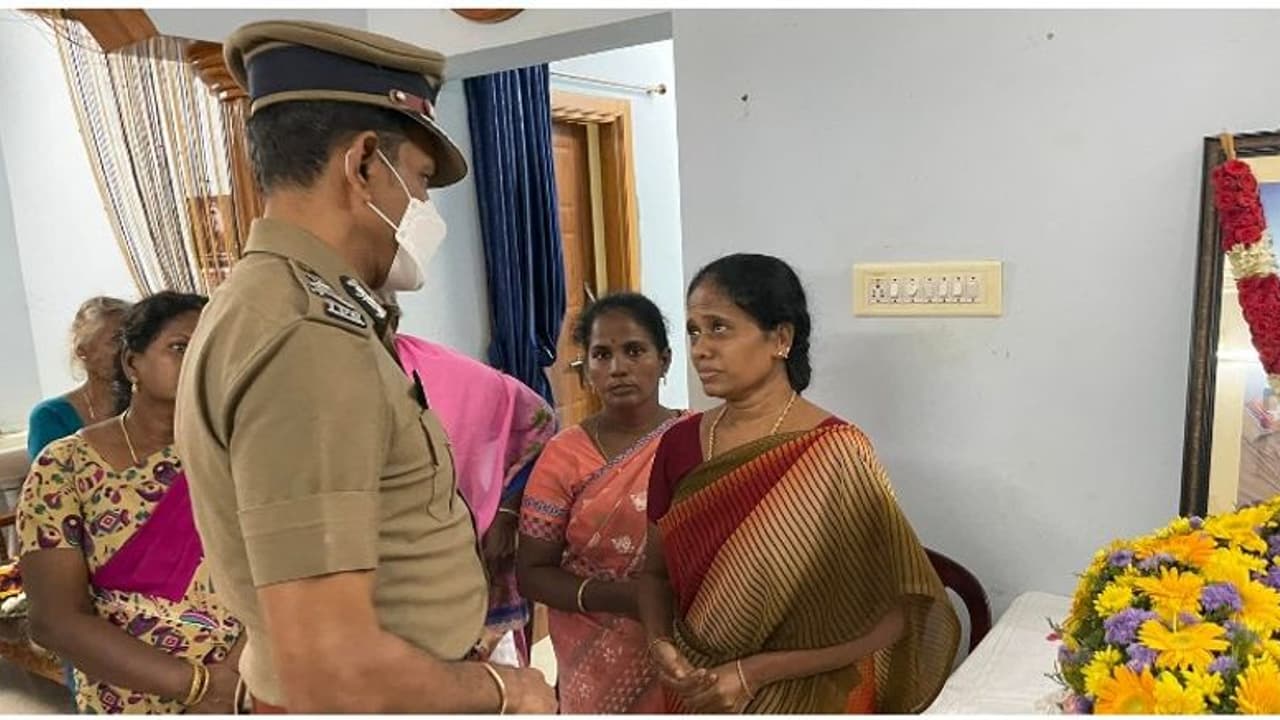 நாங்கள் நேசித்தவர்களே இப்படி செய்துவிட்டார்கள்.. பாதகச் செயலை தாங்கமுடியவில்லை.. டிஜிபி சைலேந்திரபாபு ஆதங்கம்! நாங்கள் நேசித்தவர்களே இப்படி செய்துவிட்டார்கள்.. பாதகச் செயலை தாங்கமுடியவில்லை.. டிஜிபி சைலேந்திரபாபு ஆதங்கம்!