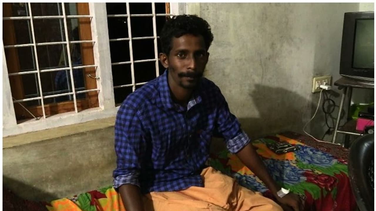 Police : പൊലീസുകാരന്റെ വീടിന് സമീപം ഓട്ടോ നിര്ത്തിയിട്ടു; ഡ്രൈവര്ക്ക് മര്ദ്ദനം, കണ്ണിന് ഗുരുതര പരിക്ക് Police : പൊലീസുകാരന്റെ വീടിന് സമീപം ഓട്ടോ നിര്ത്തിയിട്ടു; ഡ്രൈവര്ക്ക് മര്ദ്ദനം, കണ്ണിന് ഗുരുതര പരിക്ക്