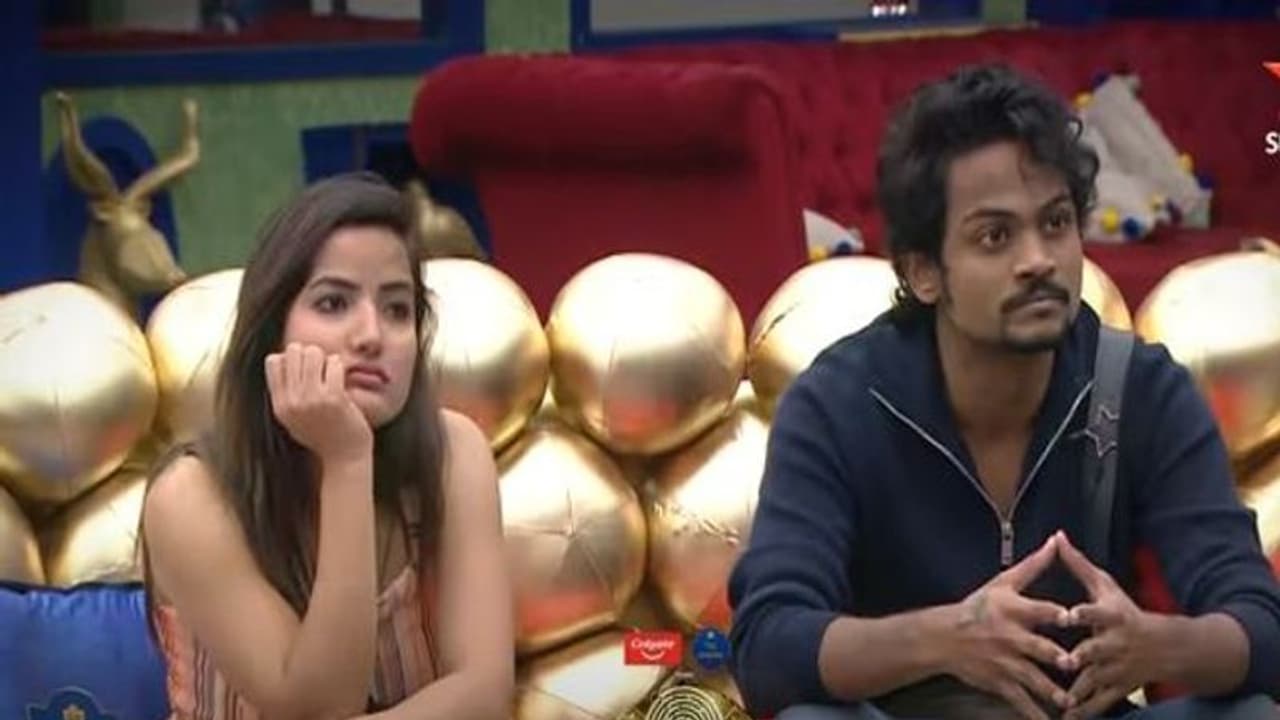 షణ్ముఖ్ బెడ్పై సిరి.. హగ్ చేసుకుని క్షమాపణలు.. ఇన్నాళ్లకి రియలైజ్ అయ్యిందట.. షణ్ముఖ్ బెడ్పై సిరి.. హగ్ చేసుకుని క్షమాపణలు.. ఇన్నాళ్లకి రియలైజ్ అయ్యిందట..