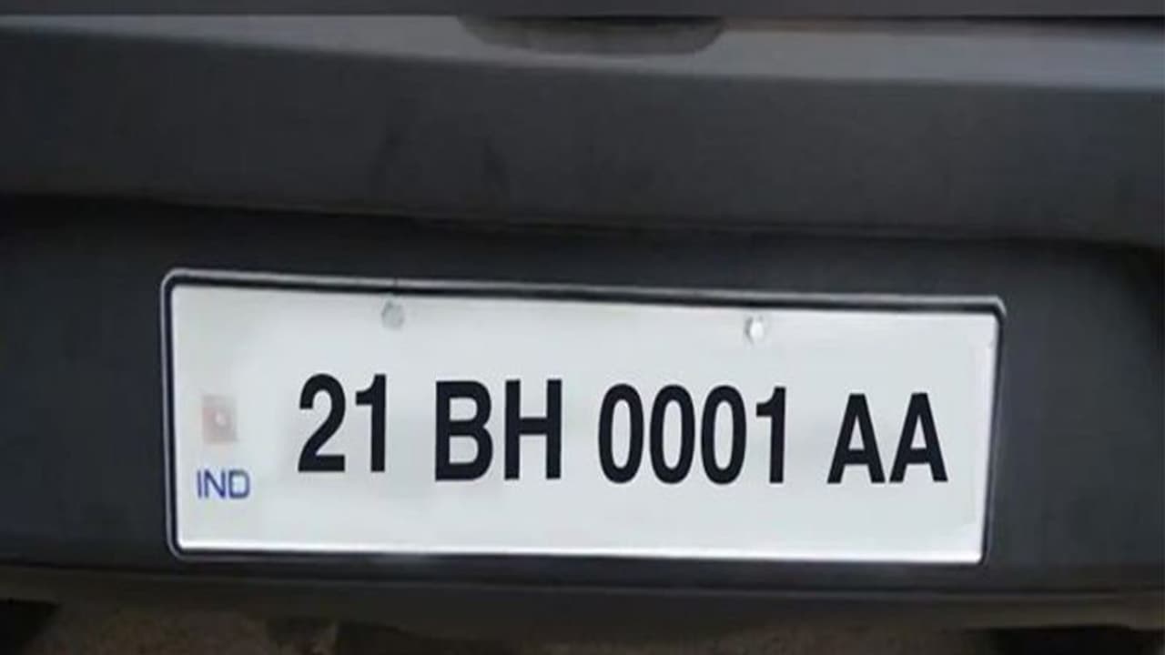 देश के हर राज्य में मान्य होगी 'भारत सीरीज' की Vehicle number plate, ऐसे कराएं Registration, देखें जानकारी देश के हर राज्य में मान्य होगी 'भारत सीरीज' की Vehicle number plate, ऐसे कराएं Registration, देखें जानकारी