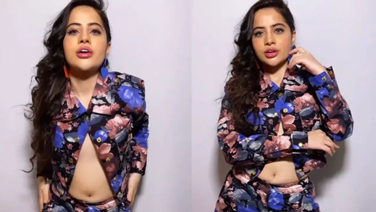 Urfi Javed ने टॉप के बटन खोल बनाया वीडियो, यूजर्स बोले पूरे बटन लगाने में इन्हें सुबह हो जाती Urfi Javed ने टॉप के बटन खोल बनाया वीडियो, यूजर्स बोले पूरे बटन लगाने में इन्हें सुबह हो जाती