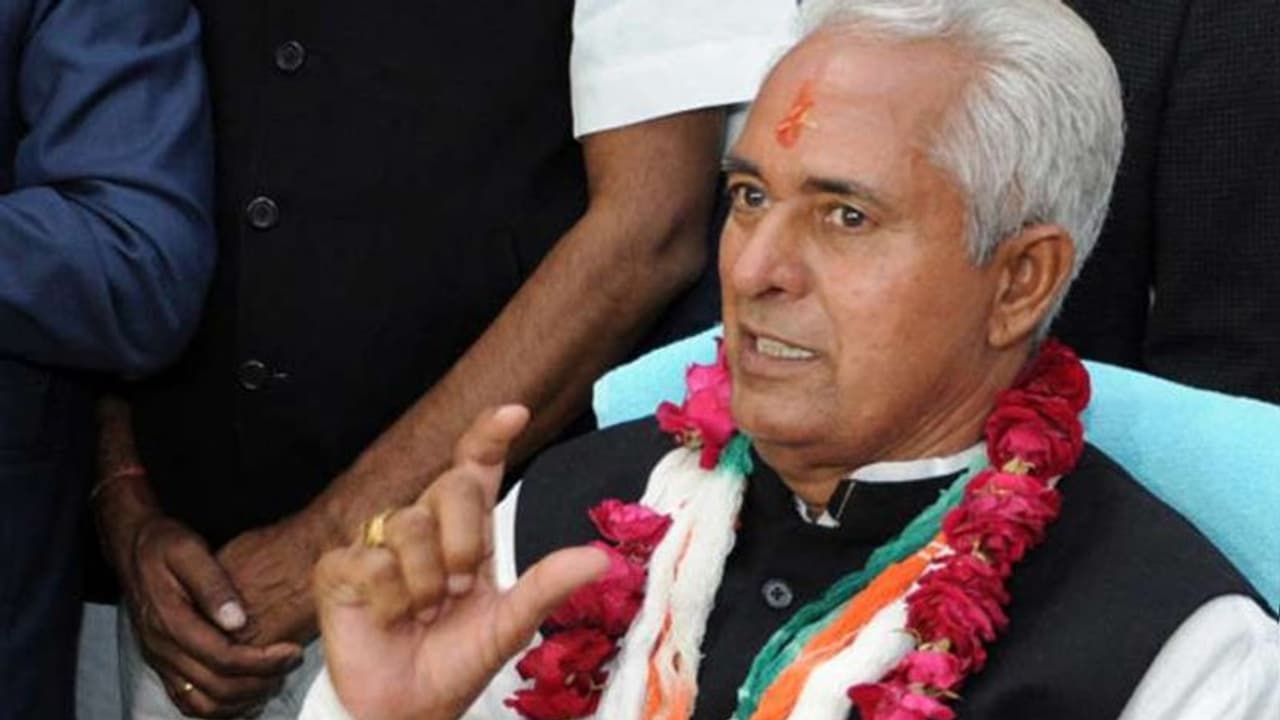 पावर मिलते ही गजब बोल रहे Gehlot के मंत्री: मिनिस्टर साहब बोले जहरीली शराब पीकर मरने से अच्छा सरकारी खरीदें पावर मिलते ही गजब बोल रहे Gehlot के मंत्री: मिनिस्टर साहब बोले जहरीली शराब पीकर मरने से अच्छा सरकारी खरीदें