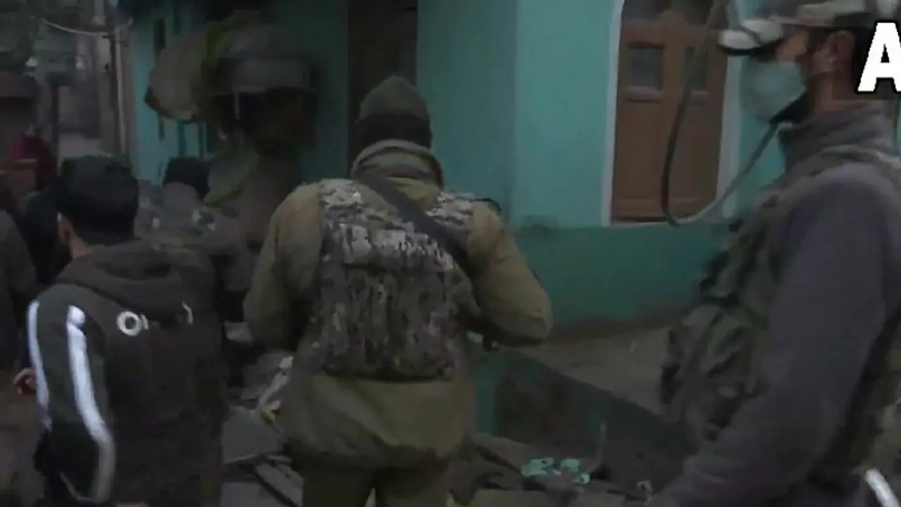 3 Terrorist Killed: ভূস্বর্গে এনকাউন্টার, কাশ্মীরি পণ্ডিত হত্যায় যুক্ত টিআরএফ জঙ্গি নিকেশ 3 Terrorist Killed: ভূস্বর্গে এনকাউন্টার, কাশ্মীরি পণ্ডিত হত্যায় যুক্ত টিআরএফ জঙ্গি নিকেশ