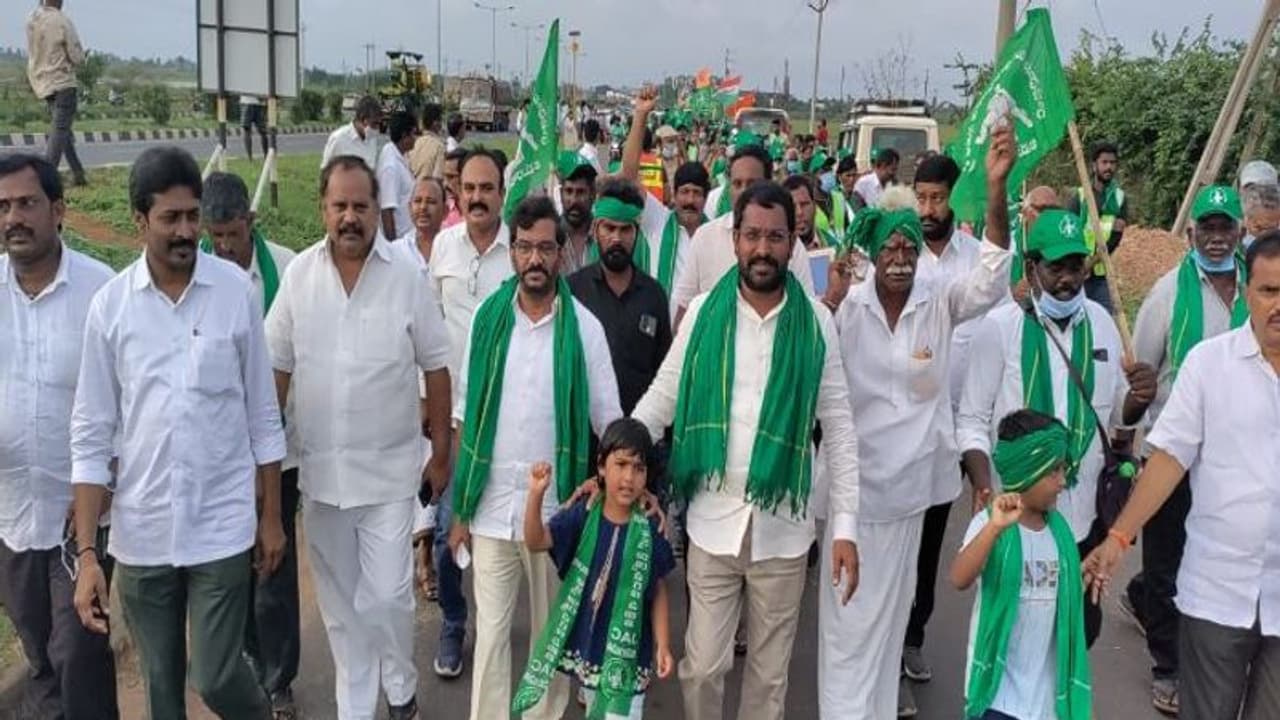 అమరావతిని అలా చూడాలన్నదే జగన్ కోరిక... ఇంతకు ఇంతా అనుభవిస్తారు.: సోమిరెడ్డి ధ్వజం అమరావతిని అలా చూడాలన్నదే జగన్ కోరిక... ఇంతకు ఇంతా అనుభవిస్తారు.: సోమిరెడ్డి ధ్వజం