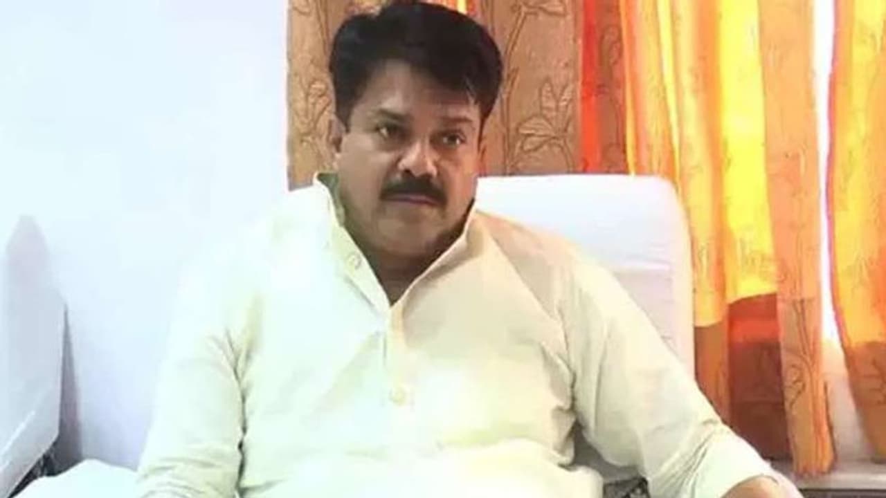 ‘PM Modi ने तो Kangana Ranaut जैसी नाचने वाली को सलाहकार बनाकर रखा’, CM गहलोत के सलाहकार शर्मा के बिगड़े बोल ‘PM Modi ने तो Kangana Ranaut जैसी नाचने वाली को सलाहकार बनाकर रखा’, CM गहलोत के सलाहकार शर्मा के बिगड़े बोल