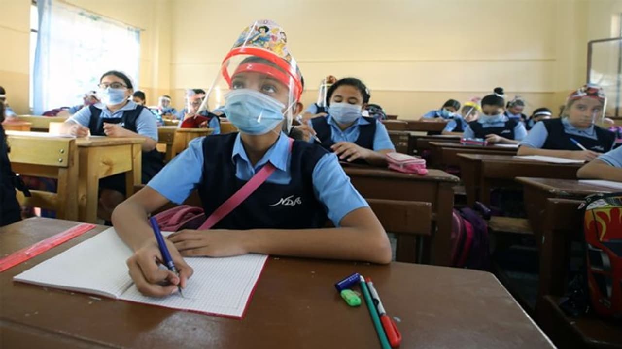 Supreme Court raps Delhi government for reopening schools amid worsening air pollution level Supreme Court raps Delhi government for reopening schools amid worsening air pollution level