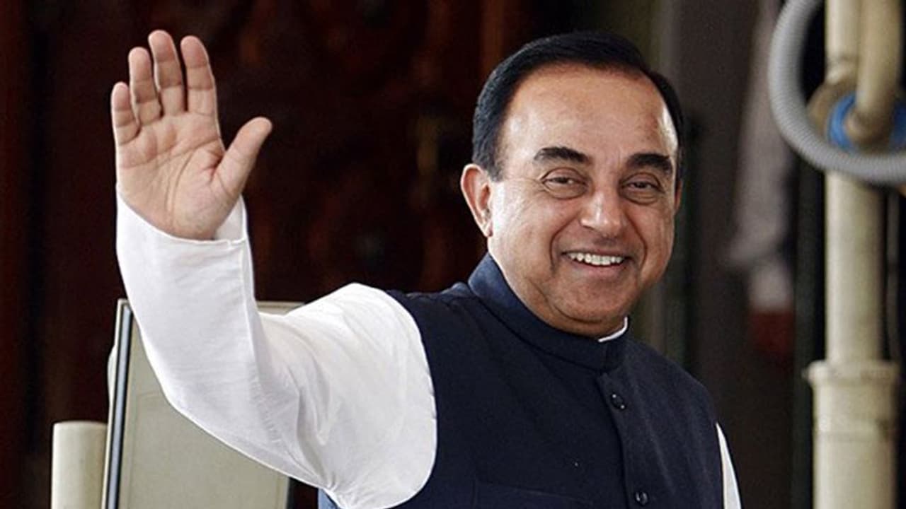 भाजपा सांसद सुब्रमण्यन स्वामी ने मोदी सरकार को हर मोर्चे बताया फेल, कल ही ममता बनर्जी से की थी मुलाकात भाजपा सांसद सुब्रमण्यन स्वामी ने मोदी सरकार को हर मोर्चे बताया फेल, कल ही ममता बनर्जी से की थी मुलाकात