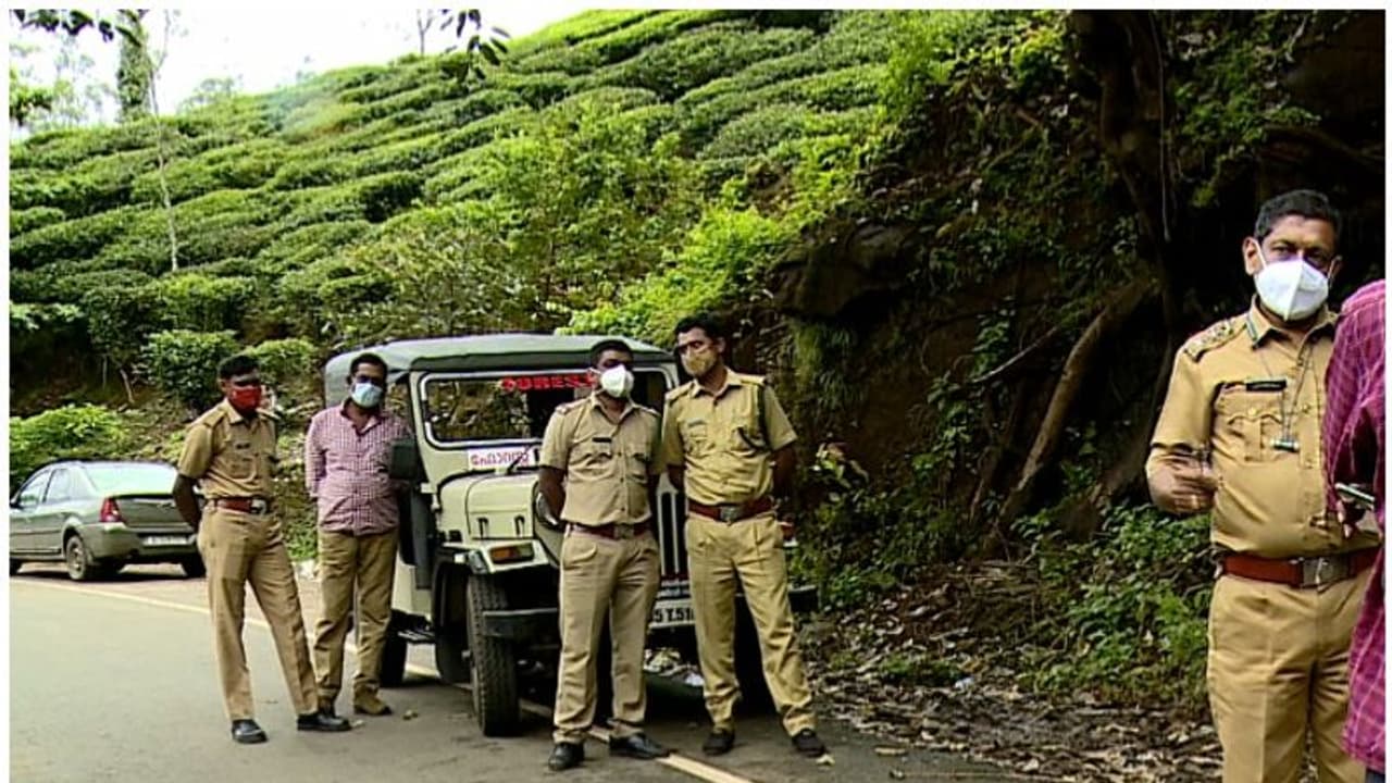 വനഭൂമിയാക്കാൻ നോട്ടിഫിക്കേഷൻ കഴിഞ്ഞ ഭാഗത്ത് പൊലീസ് സ്റ്റേഷന് നിര്മ്മാണം ; തടഞ്ഞ് വനംവകുപ്പ് വനഭൂമിയാക്കാൻ നോട്ടിഫിക്കേഷൻ കഴിഞ്ഞ ഭാഗത്ത് പൊലീസ് സ്റ്റേഷന് നിര്മ്മാണം ; തടഞ്ഞ് വനംവകുപ്പ്