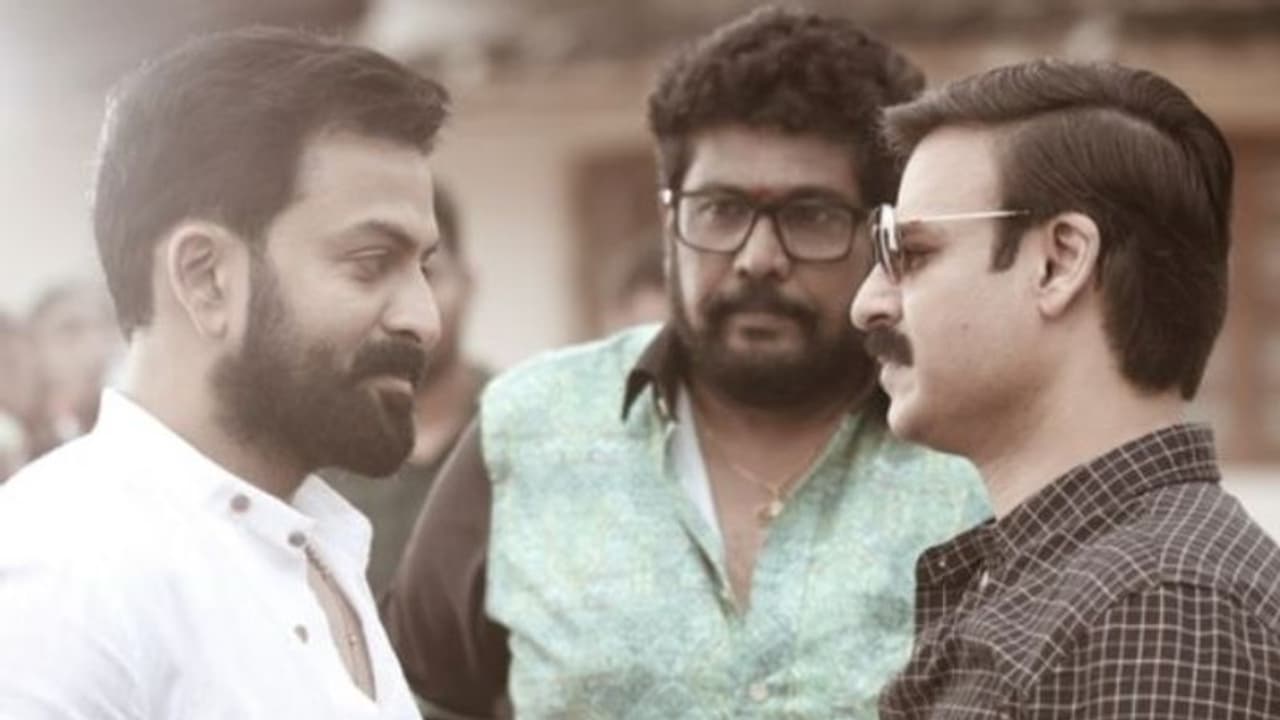 Kaduva Movie: കുറുവച്ചനും വില്ലനും നേർക്കുനേർ എത്തുമ്പോൾ; ലൊക്കേഷൻ ചിത്രവുമായി ഷാജി കൈലാസ് Kaduva Movie: കുറുവച്ചനും വില്ലനും നേർക്കുനേർ എത്തുമ്പോൾ; ലൊക്കേഷൻ ചിത്രവുമായി ഷാജി കൈലാസ്